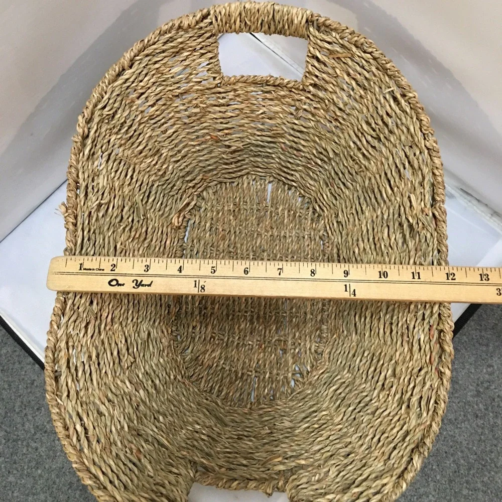Woven Seagrass Basket Unisex Medium Natural Tan Oval Storage Handle Cottagecore